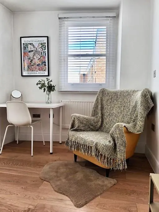 Appartamento 2 Bedroom Modern, Simple Flat In Broadway Market Londra