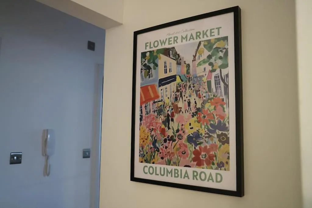 Apartment 2 Bedroom Modern, Simple Flat In Broadway Market London
