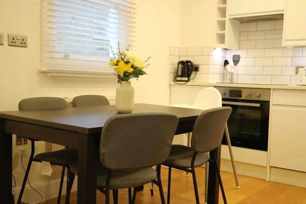 아파트 2 Bedroom Modern, Simple Flat In Broadway Market 런던